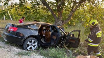 Un tânăr a murit, după ce s-a izbit cu mașina într-un copac, la Leova