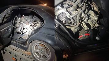(FOTO) Un Mercedes tracta pe remorcă un BMW plin ochi cu „piese auto calndestine” pe traseul Chișinău-Sculeni