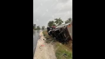 (VIDEO) Mașina mică, răstoarnă camionul mare, la Bălți