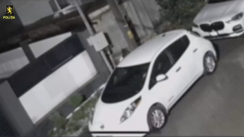 (VIDEO) Doi tineri cercetați penal fiind suspectați de răpirea unui Nissan în Stăuceni