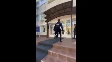 NEWS ALERT // (VIDEO) Primarul orașului Orhei, dar și viceprimarii, reținuți de CNA