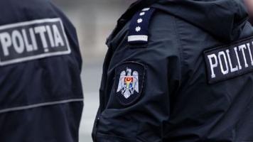 Polițiști atacați cu toporul, la Anenii Noi