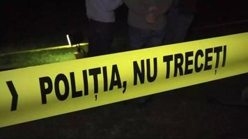 Descoperire macabră, la Căușeni. Cadavrul unui copil, aruncat într-o gură de canalizare