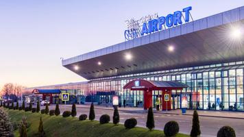 (VIDEO) Libanez cu tupeu pe Aeroportul Internațional Chișinău. A încercat să intre în țară cu mărfuri strategice, dar a fost reținut pentru 72 de ore