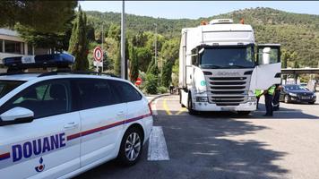 https://www.libertatea.ro/stiri/un-sofer-roman-de-tir-care-e-si-patron-de-firma-de-transport-a-primit-o-amenda-de-482-000-de-euro-in-franta-povestea-lui-este-o-pura-inventie-5150604