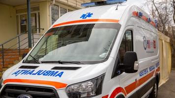 Echipă de medici de pe ambulanță, agresată de către rudele unui pacient, la Strășeni