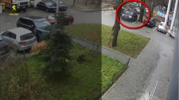 (VIDEO) Tânără jefuită în plină zi în curtea unor blocuri de locuințe din sectorul Rîșcani