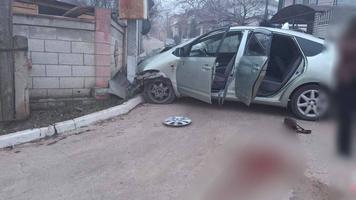 (FOTO) Accident cu implicarea unui taximetru, la Durlești. O angajată MAI a fost rănită