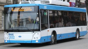 Primăria municipiului Bălți acordă o atenție deosebită calității și siguranței transportului public. În cadrul ședințelor cu administratorii întreprinderilor municipale, a fost subliniată în repetate rânduri necesitatea intensificării controlului asupra activității șoferilor de troleibuze.