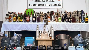 https://www.news.ro/externe/cel-putin-33-de-persoane-au-murit-la-ankara-dupa-ce-au-consumat-alcool-contrafacut-si-la-istanbul-au-murit-38-de-persoane-in-patru-zile-1922405707282025021821926755