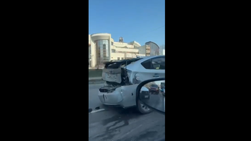 (VIDEO) O Toyota a fost „șifonată” grav de un Land Rover, pe o stradă din Chișinău