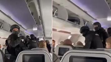 (VIDEO) Pasager al cursei aeriene Chișinău-Larnaca, luat pe sus din avion de forțele antitero din Cipru