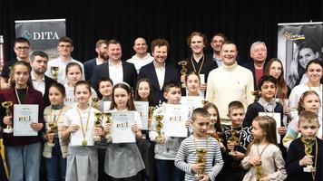 În contextul Campionatului Național de Șah pentru juniori, care se va desfășura în perioada 3-9 martie, la Chișinău, am discutat cu Ministrul Educației și Cercetării, Dan Perciun despre importanța acestui sport și modul în care poate contribui la dezvoltarea elevilor.