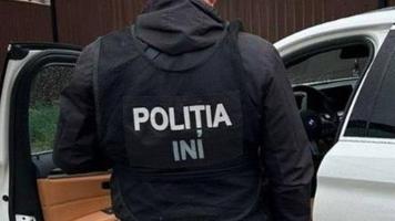 Riscul meseriei de polițist. Doi indivizi au atacat cu mașina un ofițer al Inspectoratului Național de Investigații în timpul unei rețineri în municipiul Chișinău