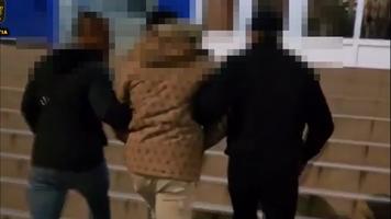 (VIDEO) Tânăr din Florești, reținut de INI. Era condamnat, după ce i-a atacat pe polițiștii care au apărat-o pe mama sa