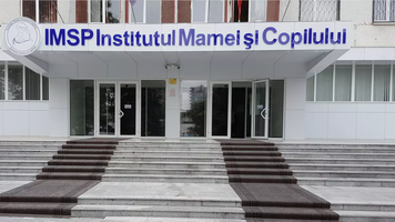 Micuțul care s-a prăbușit de la etajul 5 se află la Institutul Mamei și Copilului