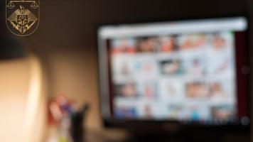 Chișinăuian trimis în judecată pentru că a descărcat peste 7000 de fișiere cu pornografie infantilă