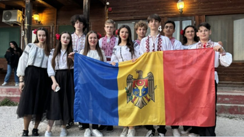 Tineri din Moldova, campioni la un concurs internațional de robotică