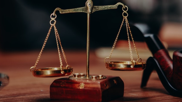 Doi procurori moldoveni au fost condamnați. Neagă faptele care le-au fost imputate