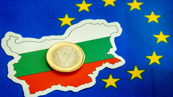 Bulgaria face ultimele pregătiri pentru trecerea la moneda europeană: din vară, prețurile vor fi afișate și în leva, și în euro