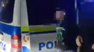 (VIDEO) Proprietarul unui apartament din Chișinău, cercetat penal. Ce au găsit polițiștii în locuința lui