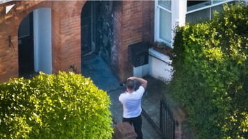 Tânăr de 21 de ani, arestat pentru incendiul provocat la casa de 2 milioane de lire sterline a premierului britanic Keir Starmer