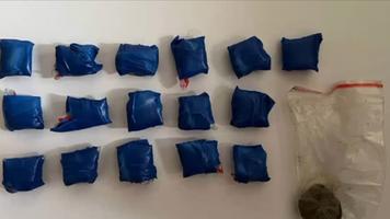 (VIDEO) Curier de hașiș din Leova, prins în flagrant în centrul Chișinăului