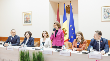 Maia Sandu: Astăzi, la Institutul Național de Justiție, am fost alături de viitori judecători și procurori – tineri care și-au asumat o misiune dificilă