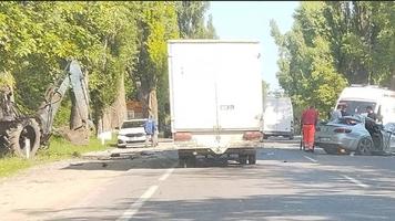 (FOTO) Grav accident, cu implicarea unui tractor, la Edineț