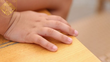 Bărbat în vârstă de 69 de ani, condamnat pentru că a abuzat sexual un copil de patru ani
