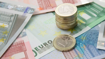 Adoptarea euro împarte Bulgaria între oportunitate economică și frică de scumpiri. Proteste anunțate