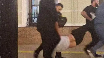 (VIDEO) Un vlogger rus care s-a pozat cu Zaharova și Medinski a fost răpit, în fața oamenilor, dintr-o gară din Moscova. Cecenii spun că l-au arestat