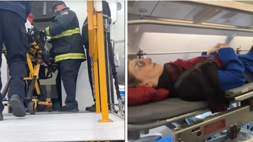 (VIDEO) Cea mai înaltă femeie din lume plătește șase locuri în avion și trebuie să fie transportată pe targă când zboară
