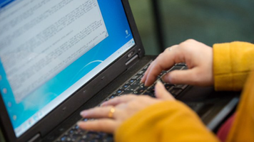 Autoritățile, chemate la colaborare cu giganții digitali pentru combaterea discursului de ură
