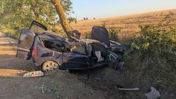 (FOTO) Grav accident, soldat cu doi morți, la Cahul