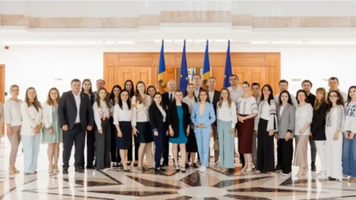 Președinta Maia Sandu s-a întâlnit cu funcționarii participanți la programul „SPRINT”