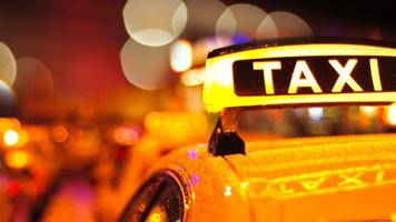 Taximetrist înjunghiat de doi pasageri în Chișinău