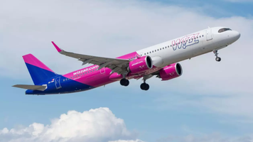 Un avion a aterizat de urgență după ce a fost lovit de un fulger, pe un aeroport din Varșovia