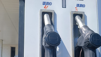 Stație PECO, prinsă că înșela clienții la cantitatea de carburant livrată
