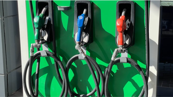 Carburanții se ieftinesc în weekend