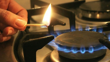 O persoană a suferit arsuri grave după producerea unei deflagrații de gaz natural