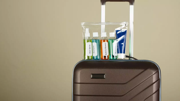 Noi reguli în aeroporturile din UK: lichidele și laptopurile pot rămâne în bagaj, limita de 100 ml dispare