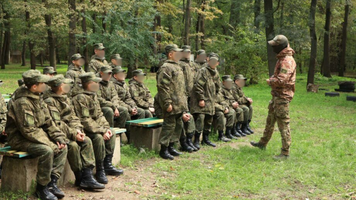 Taberele de educație (ne)patriotică din regiunea transnistreană: cum sunt învățați copiii să apere regimul de ocupație cu arma în mână
