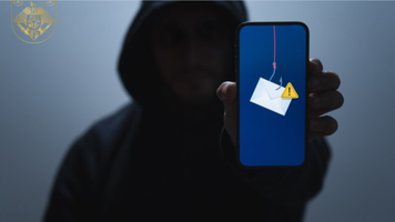Doi tineri, condamnați la închisoare pentru escrocherii bancare în serie