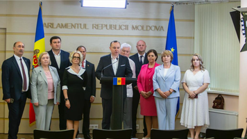 Doar 4 din 800 de inițiative BCS, adoptate în 4 ani. Fracțiunea acuză guvernarea de abuz