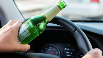 (VIDEO) Un șofer în stare de ebrietate cu o concentrație de 1,63 mg/l, depistat de polițiști