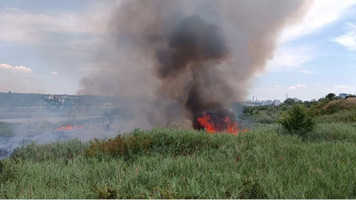 (FOTO) Incendiu pe strada Mesager 21 din sectorul Buiucani