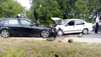 (FOTO) Accident grav în apropiere de satul Ruseni, raionul Edineț. Cinci persoane au ajuns la spital