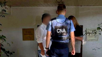 Percheziții la un executor din Chișinău, suspectat de abuz