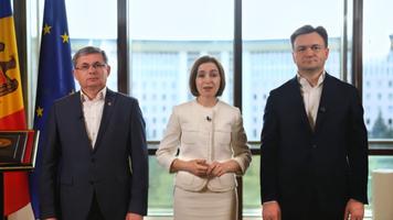 https://realitatea.md/video-mesajele-conducerii-tarii-de-ziua-constitutiei-sa-fim-uniti-sa-ne-aparam-libertatea-si-democratia/